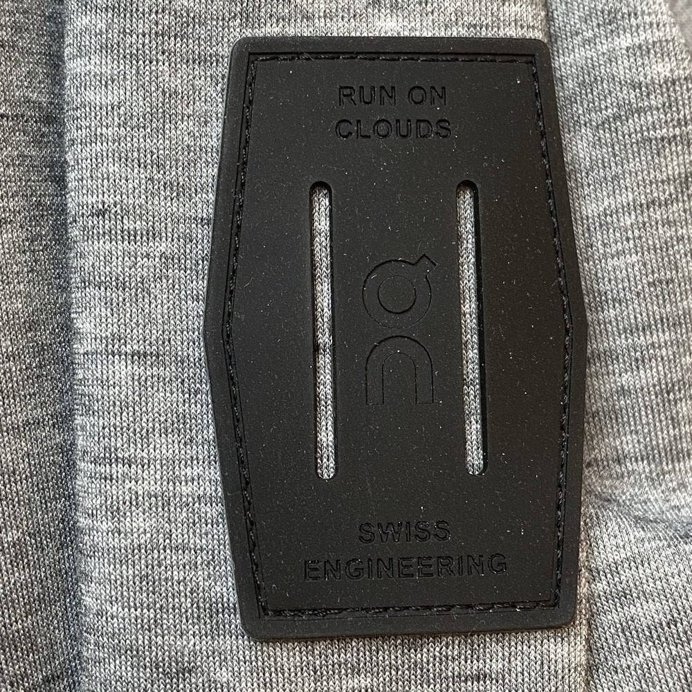 OC Run On Clouds Zipped‎ Hooded Running Jacket Mens XL Gray Sporty Performance - Picture 9 of 16